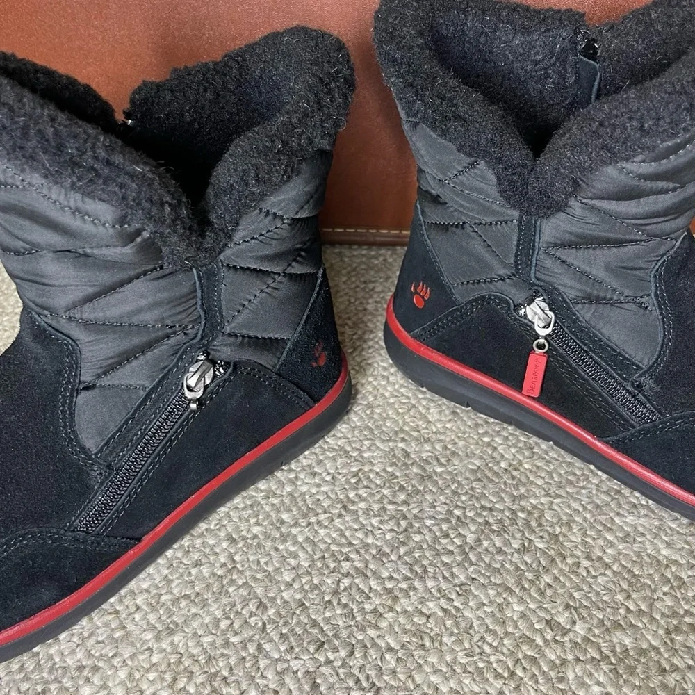 Bearpaw side zippered boots